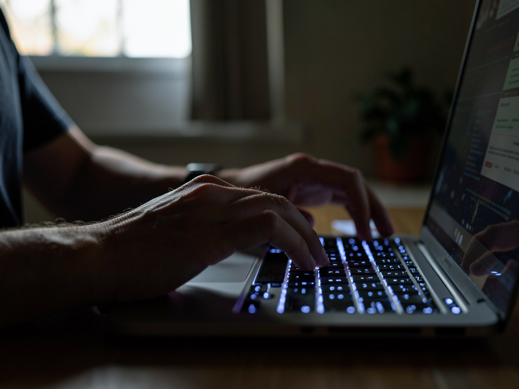 Comment utiliser un VPN et un navigateur privé pour naviguer sur les sites coquins sans laisser de traces ?